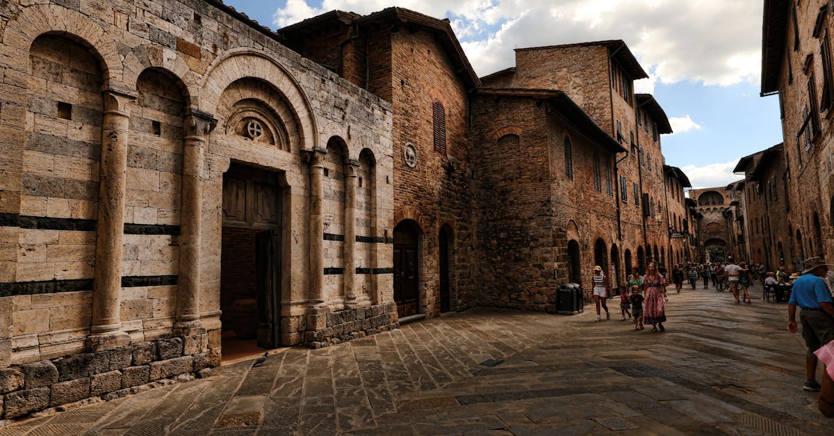 San Gimignano: le torri, il vino e la Toscana più medievale